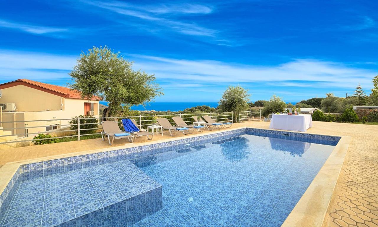 Aqua Blue Villas With Heated Pool Mathés Esterno foto