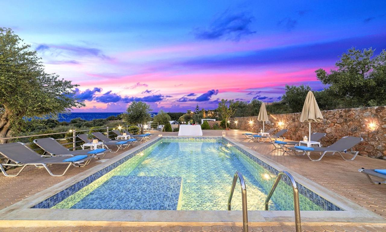 Aqua Blue Villas With Heated Pool Mathés Esterno foto