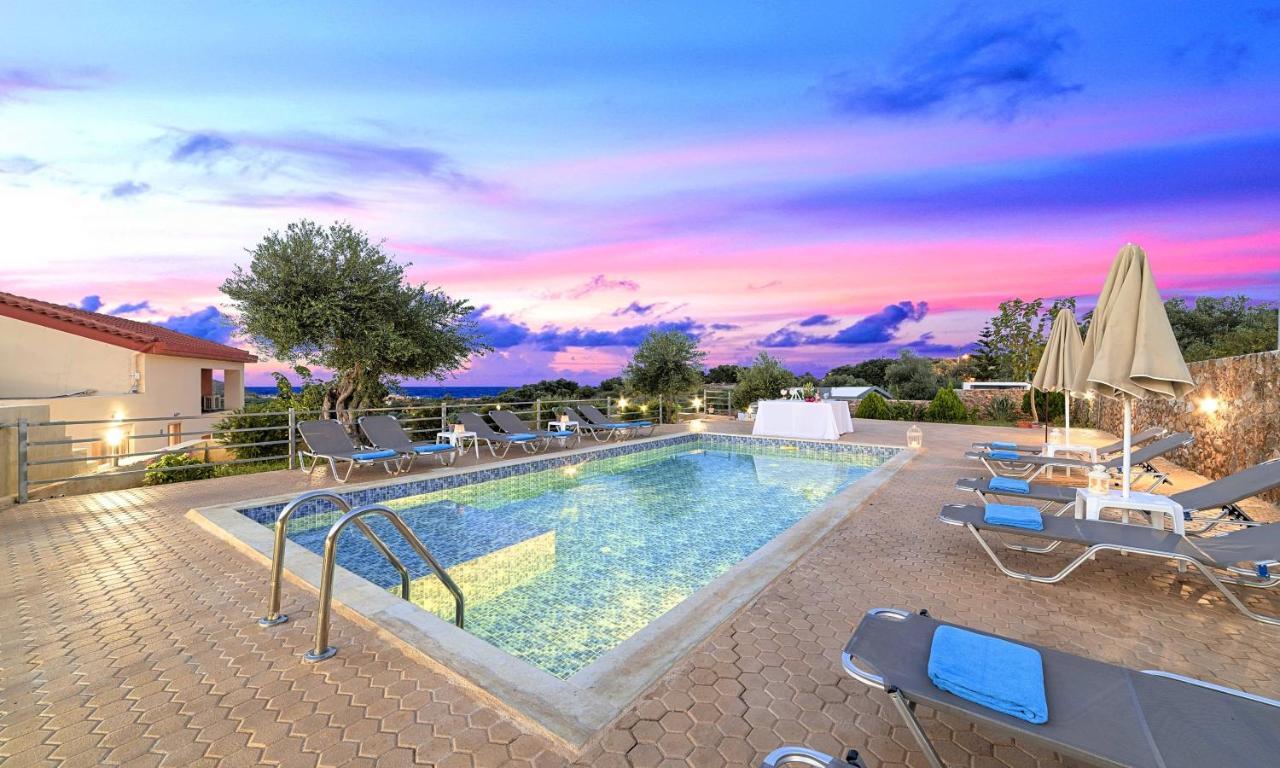 Aqua Blue Villas With Heated Pool Mathés Esterno foto