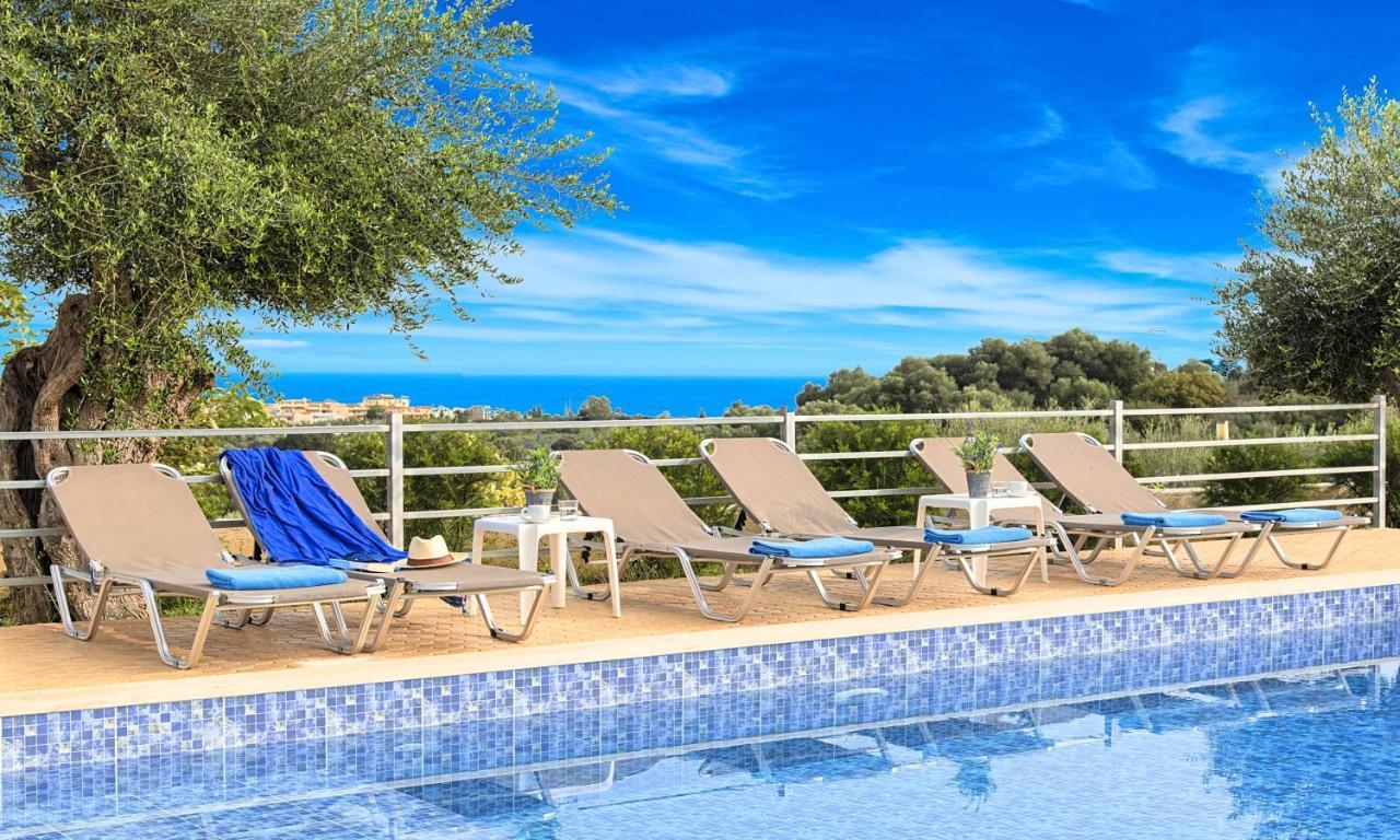 Aqua Blue Villas With Heated Pool Mathés Esterno foto